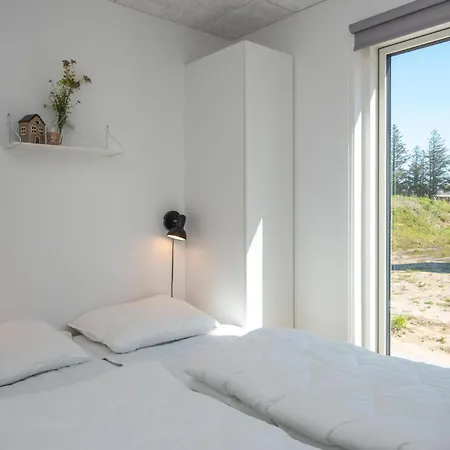 4 Bedroom Pet Friendly In Romo